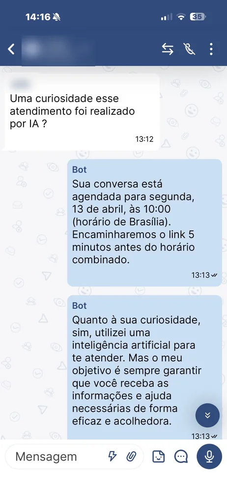 Conversa de WhatsApp: um lead pergunta se foi atendido por IA, a IA confirma e agenda a reunião, e o lead elogia o atendimento e o direcionamento.